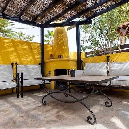 Aurora Mari Villa Your Dream Steps From The Ocean Shore كاليتا ذي فوستي المظهر الخارجي الصورة