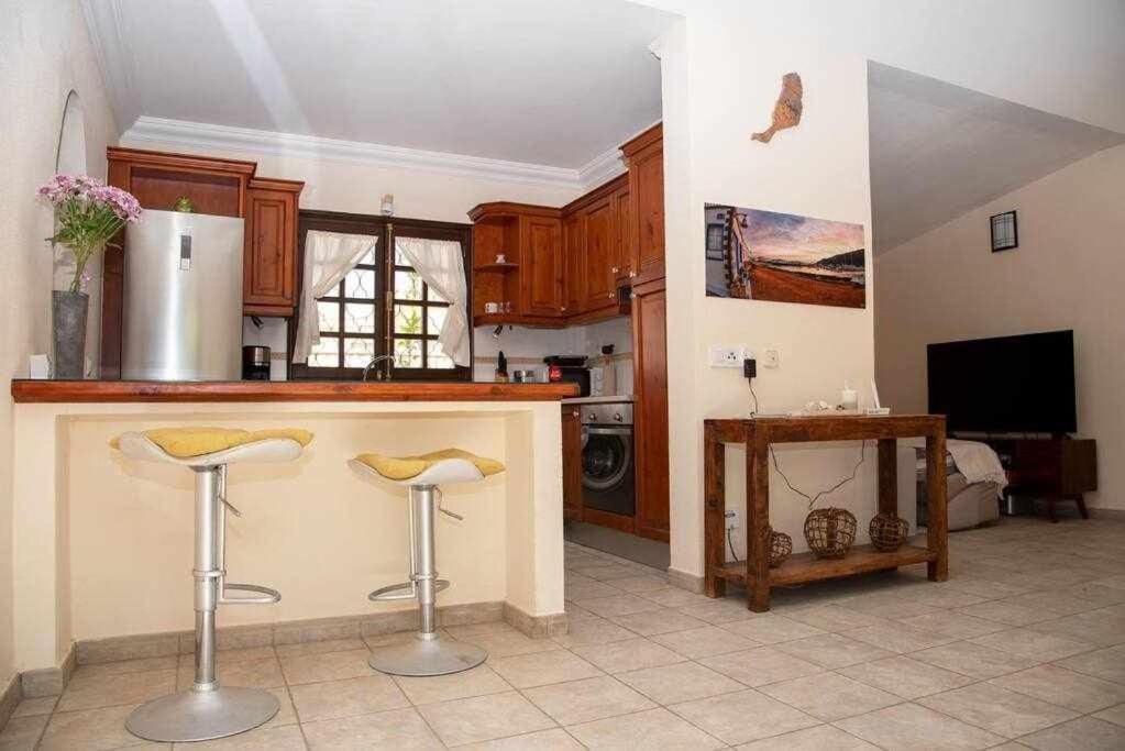 Aurora Mari Villa Your Dream Steps From The Ocean Shore كاليتا ذي فوستي المظهر الخارجي الصورة