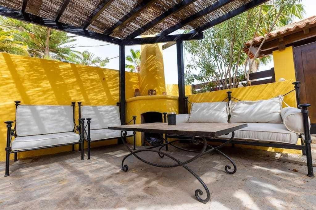 Aurora Mari Villa Your Dream Steps From The Ocean Shore كاليتا ذي فوستي المظهر الخارجي الصورة