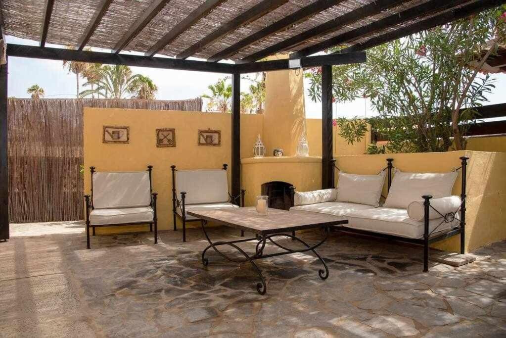 Aurora Mari Villa Your Dream Steps From The Ocean Shore كاليتا ذي فوستي المظهر الخارجي الصورة