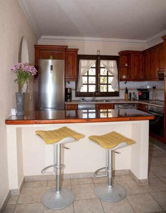 Aurora Mari Villa Your Dream Steps From The Ocean Shore كاليتا ذي فوستي المظهر الخارجي الصورة