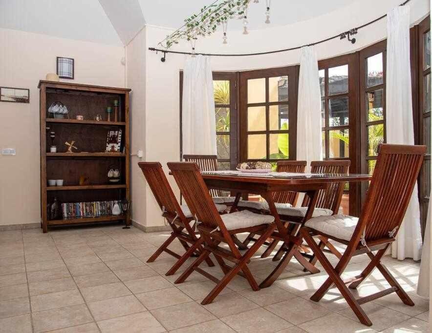 Aurora Mari Villa Your Dream Steps From The Ocean Shore كاليتا ذي فوستي المظهر الخارجي الصورة