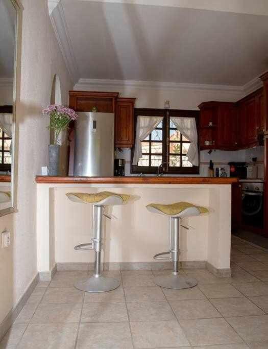 Aurora Mari Villa Your Dream Steps From The Ocean Shore كاليتا ذي فوستي المظهر الخارجي الصورة