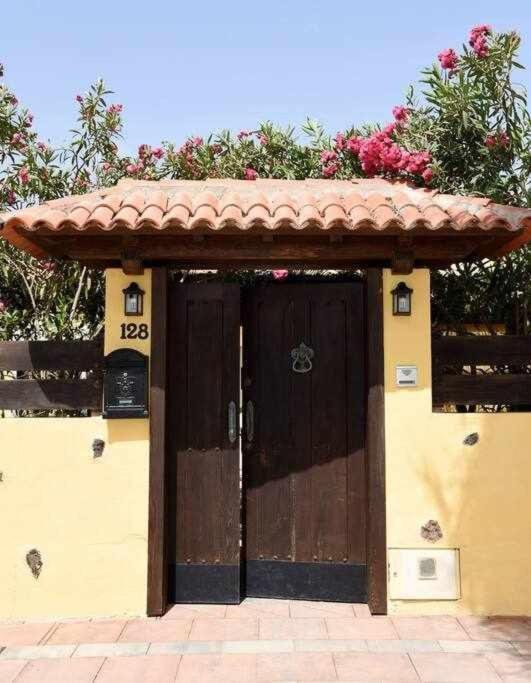 Aurora Mari Villa Your Dream Steps From The Ocean Shore كاليتا ذي فوستي المظهر الخارجي الصورة