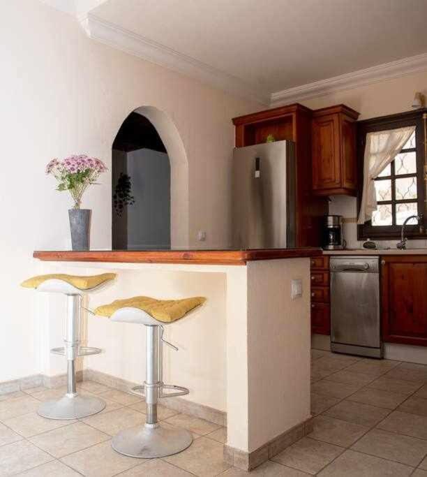 Aurora Mari Villa Your Dream Steps From The Ocean Shore كاليتا ذي فوستي المظهر الخارجي الصورة